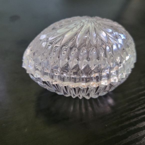 Cut Glass Egg Elegant Trinket with Lid - Picture 4 of 7